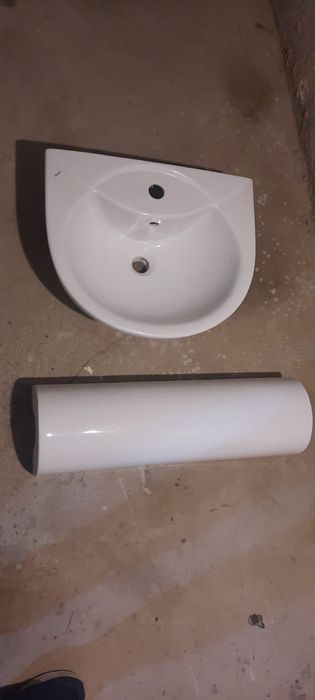 Продаётся раковина ROSA.