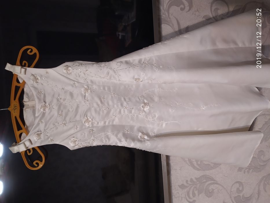 Продам платье для девочки