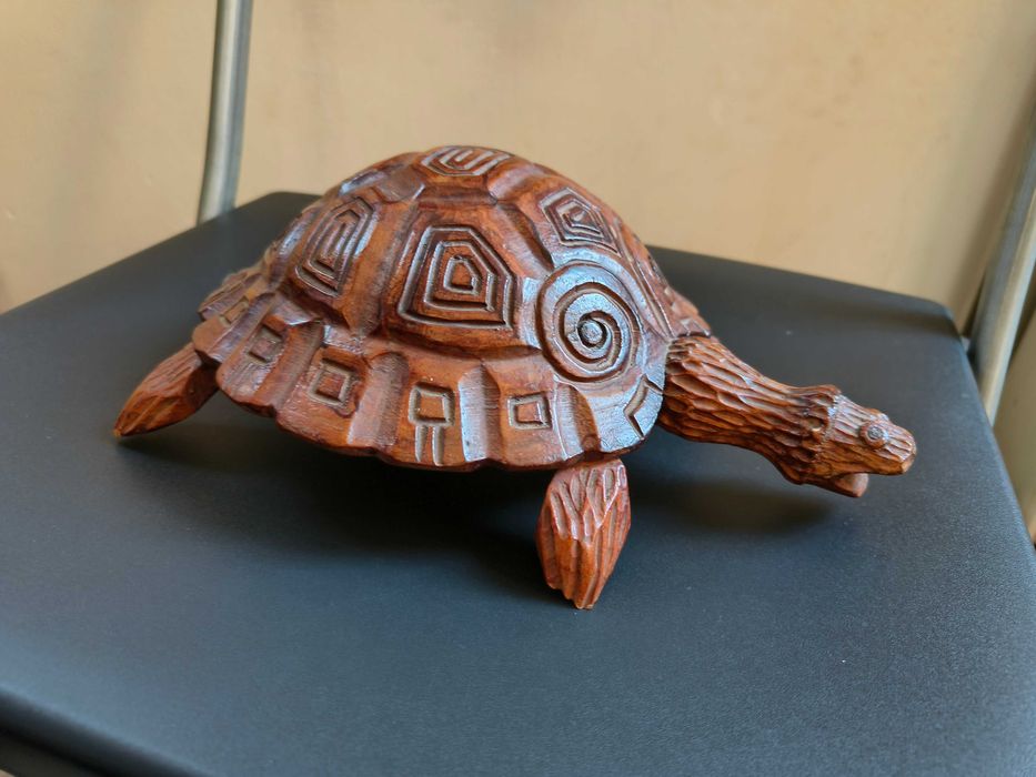 Broasca testoasa din lemn lucrata manual