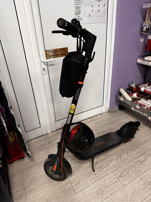 Електрическата тротинетката Ninebot F2 Pr