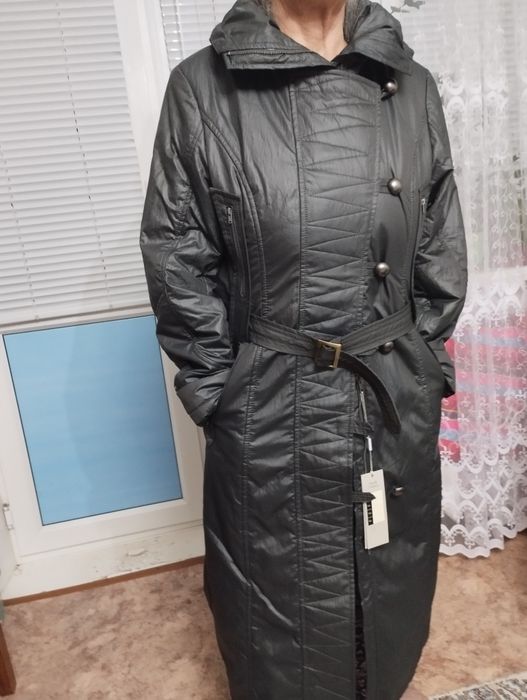 Продается демисезонная пальто