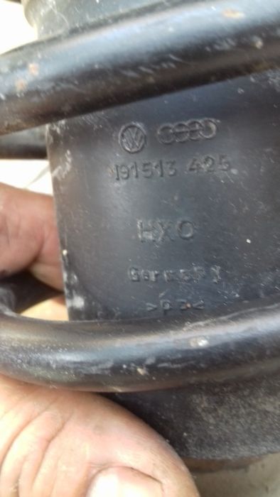 Продавам заден амортисьор за Volkswagen 2 -i Audi.1 брой