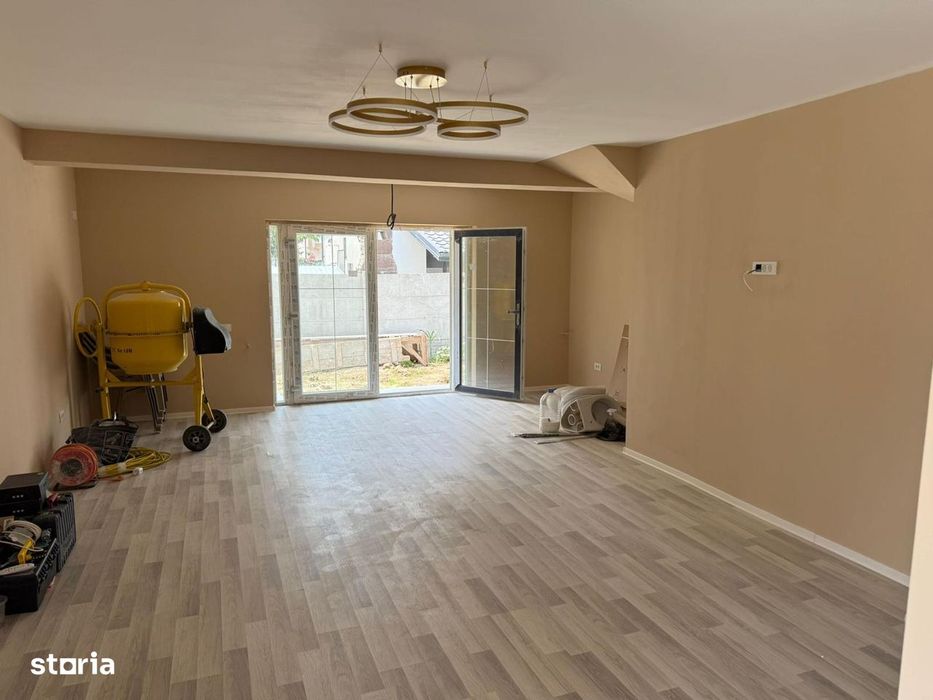 Casă individuală de vânzare – 4 camere, 120 mp, teren 250 mp