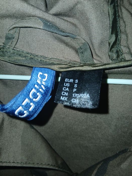 Jaketa de vant H&M model army