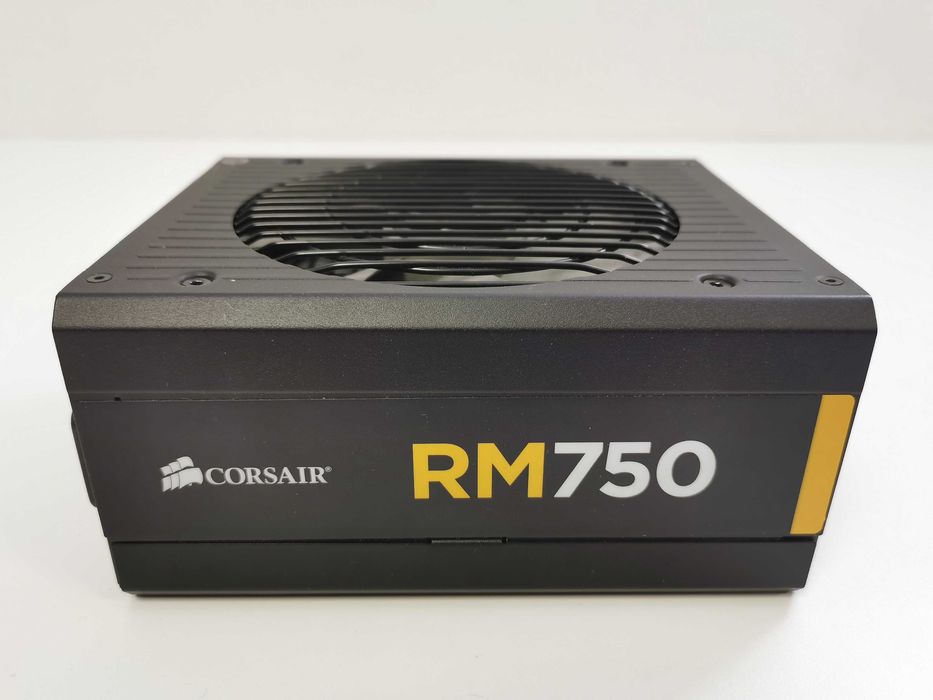 Corsair RM750 модулно захранване за компютър 80 Plus Gold ЗА ЧАСТИ или РЕМОНТ
