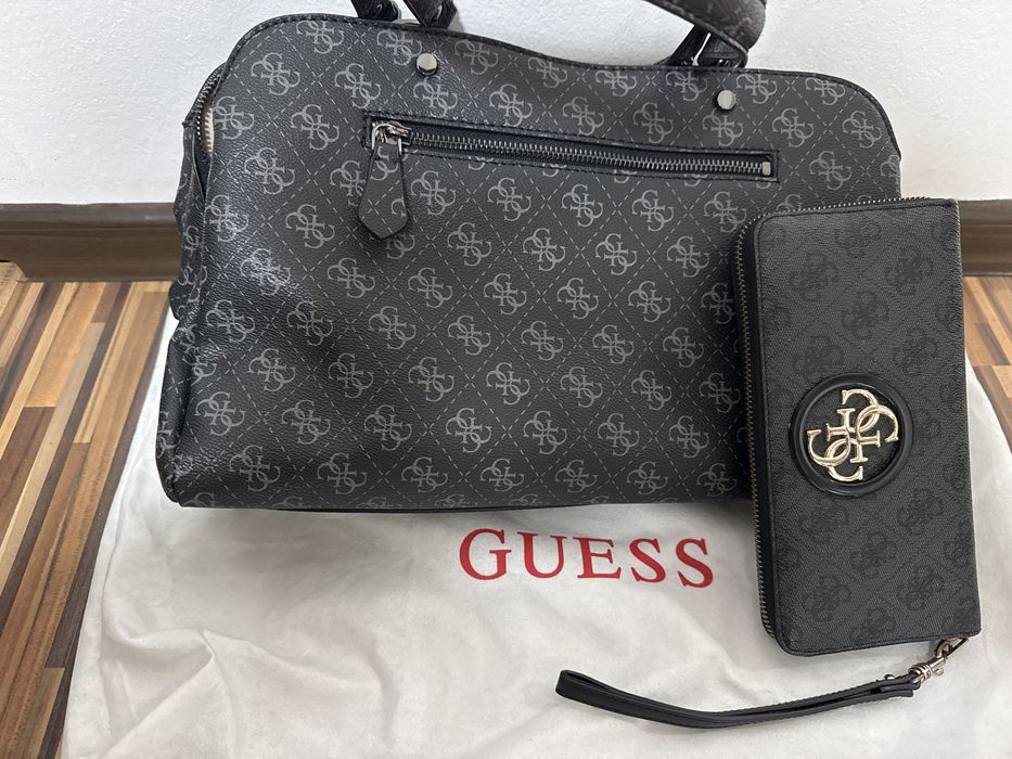 Дамска чанта GUESS
