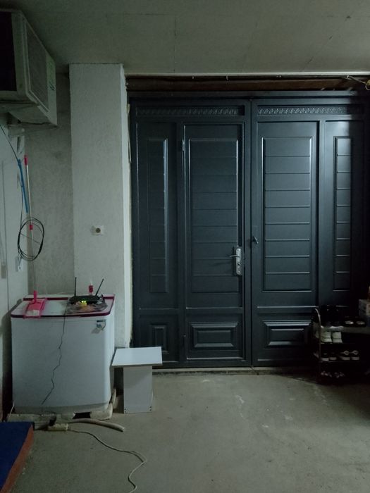 Майдонни олдидан ховли сотилади.