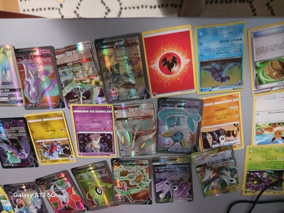 Pokémon карти оригинални