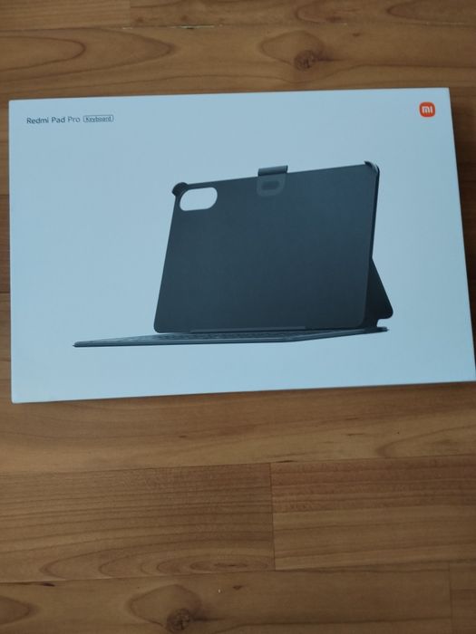 Xiaomi Redmi pad pro със Xiaomi pen и Xiaomi pad pro keyboard
