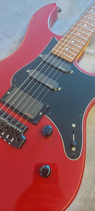 Электрогитара Yamaha Pacifica 112V Raspberry Red