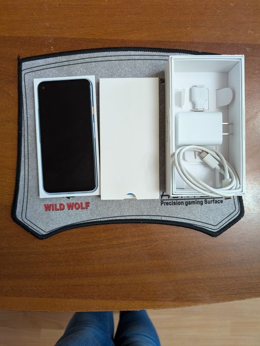 Телефон Pixel 4a