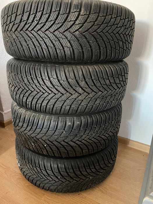 Vând cauciucuri 215/55/R17