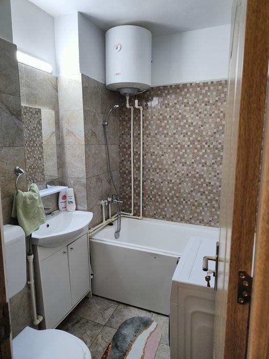 Inchiriez garsoniera regim hotelier in zona centrala.