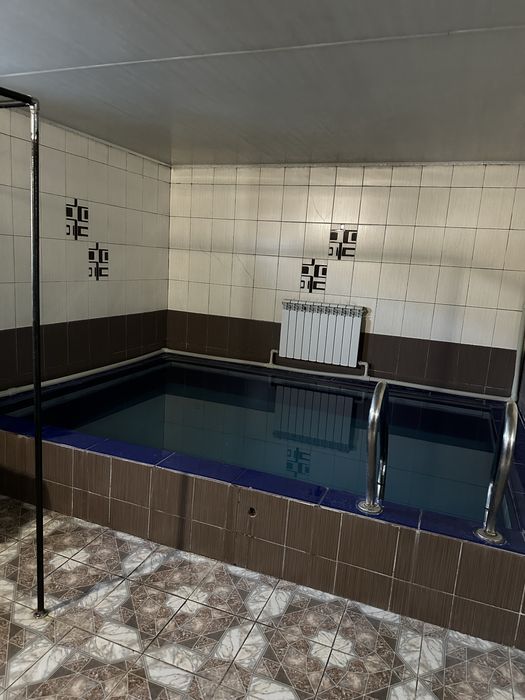 Семейная баня с бассейном