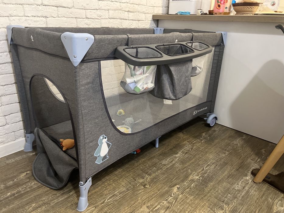 Продам манеж……..