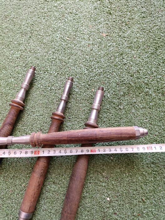 Picioare din oțel și teflon.100 lei