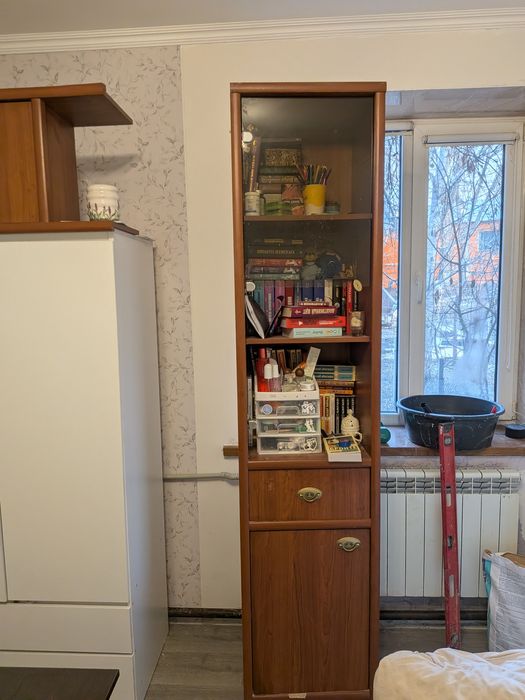 Стол письменный и пенал с полкой