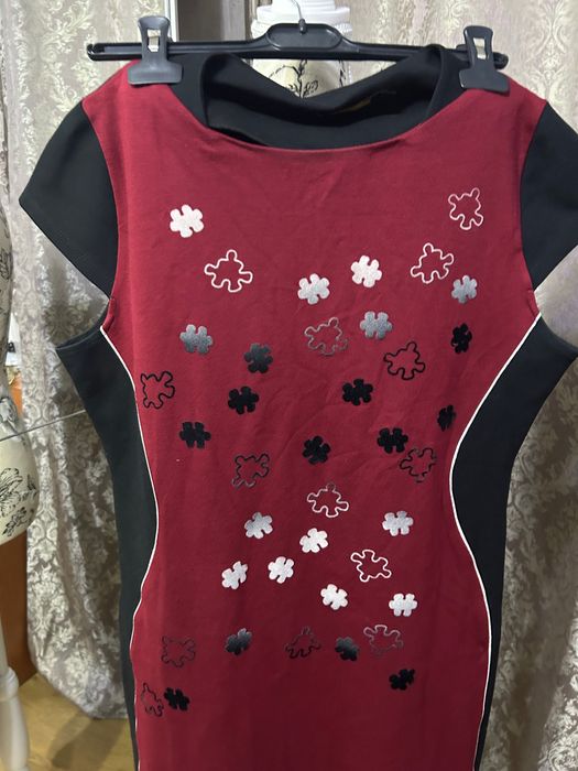 Rochie elegantă fără mâneci