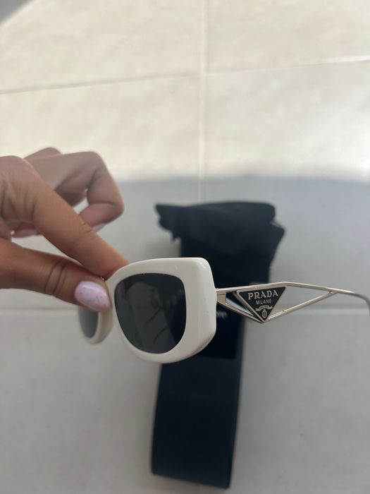 Оригинални слънчеви бели очила Prada / Прада