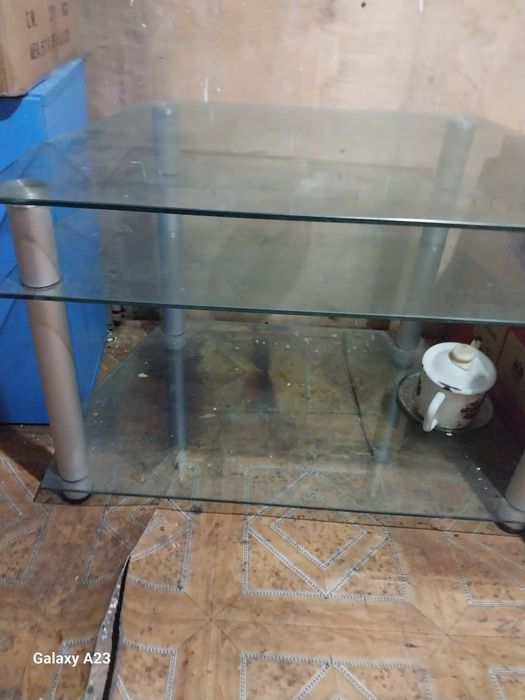 Продам стол стеклянный