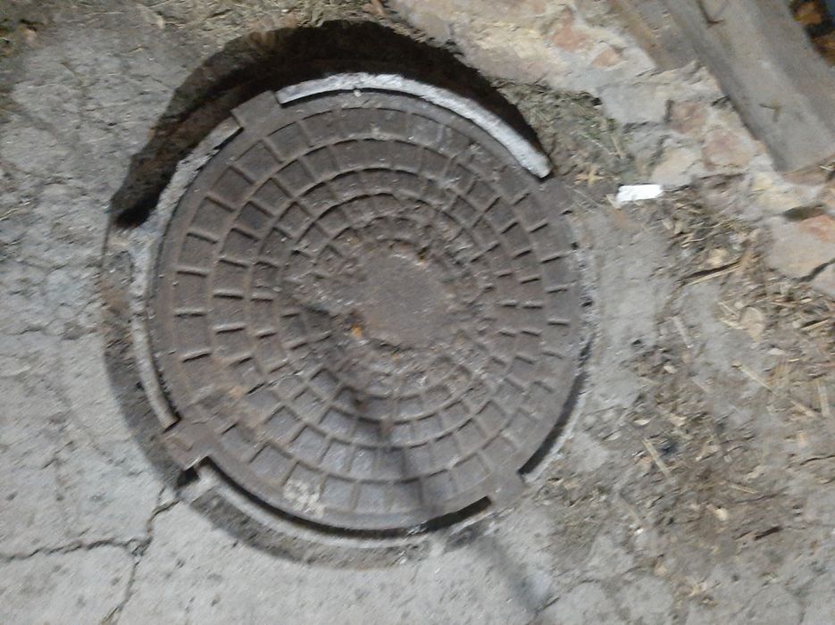 Продаётся люк чугунный