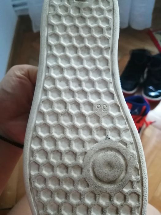 Jordan numarul 34,35,5 și 36