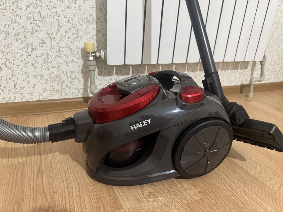 Продается пылесос марки «HALEY» в идеальном состоянии