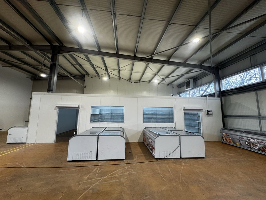 Cameră frigorifică dublă pentru refrigerare cu geamuri – vizibilitate și eficiență într-un singur sistem