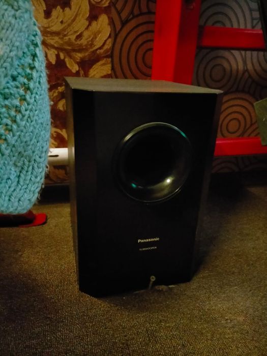 Музыкальный центр и телевизор