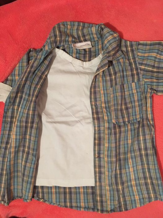 Тениски и дънкови гащи 4/5 г.