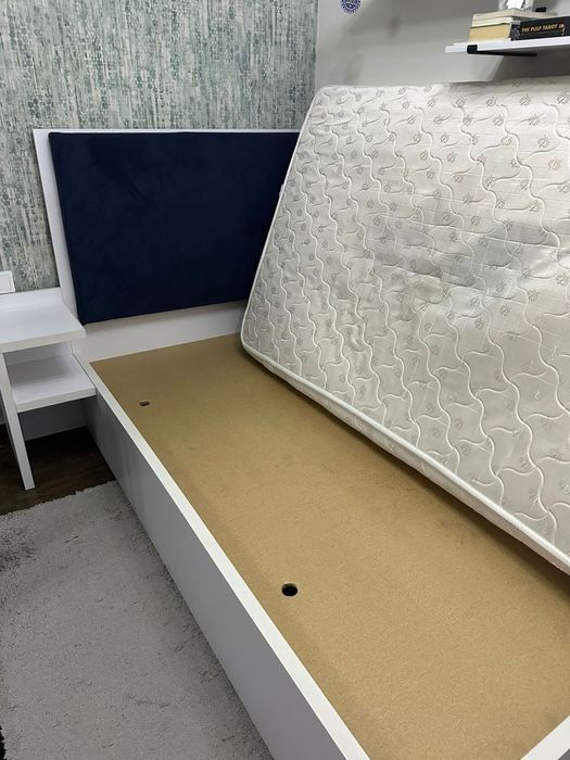 Кровать с тумбой