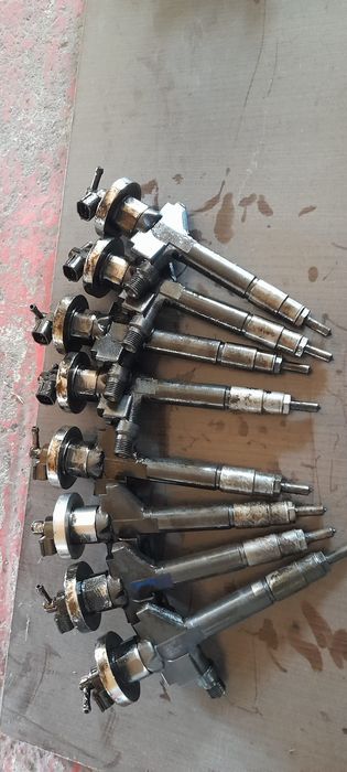 Vând injectoare Mazda 6 motor 2.0 RF 5.