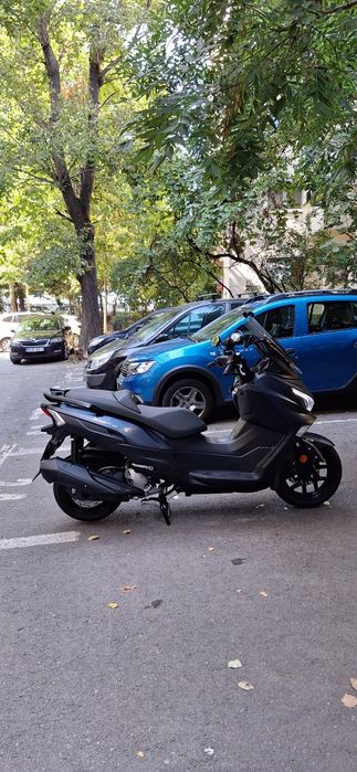 Vând maxiscuter SYM JOYMAX 250 Z Plus,an 2022,cu doar 6.900 km km