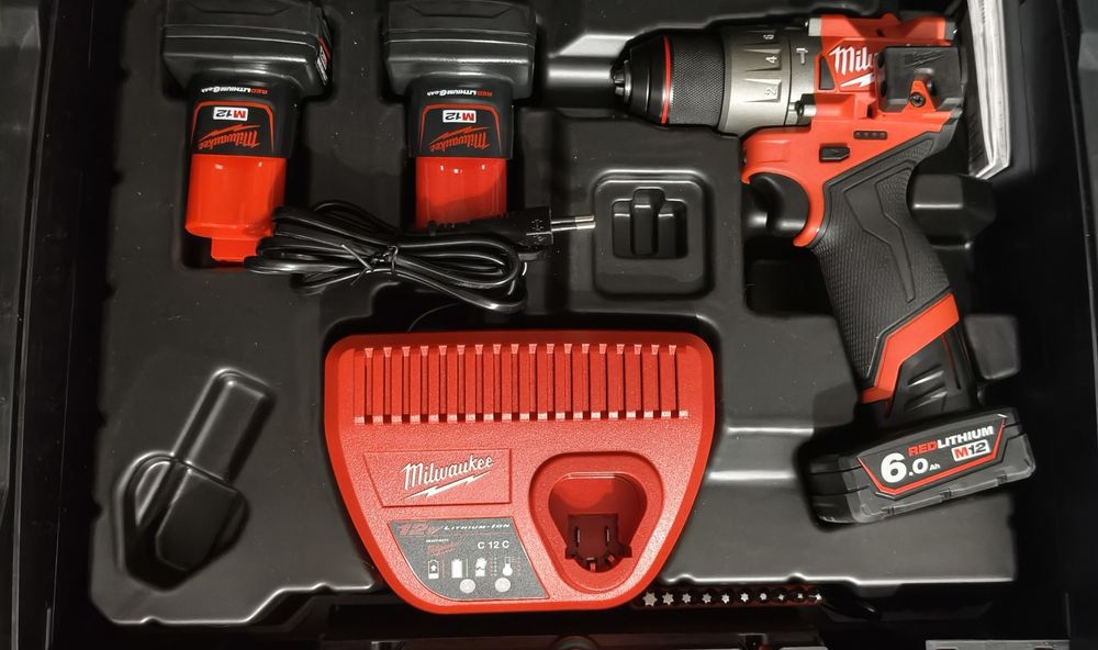 Винтоверт ударен Milwaukee M12 FPD2