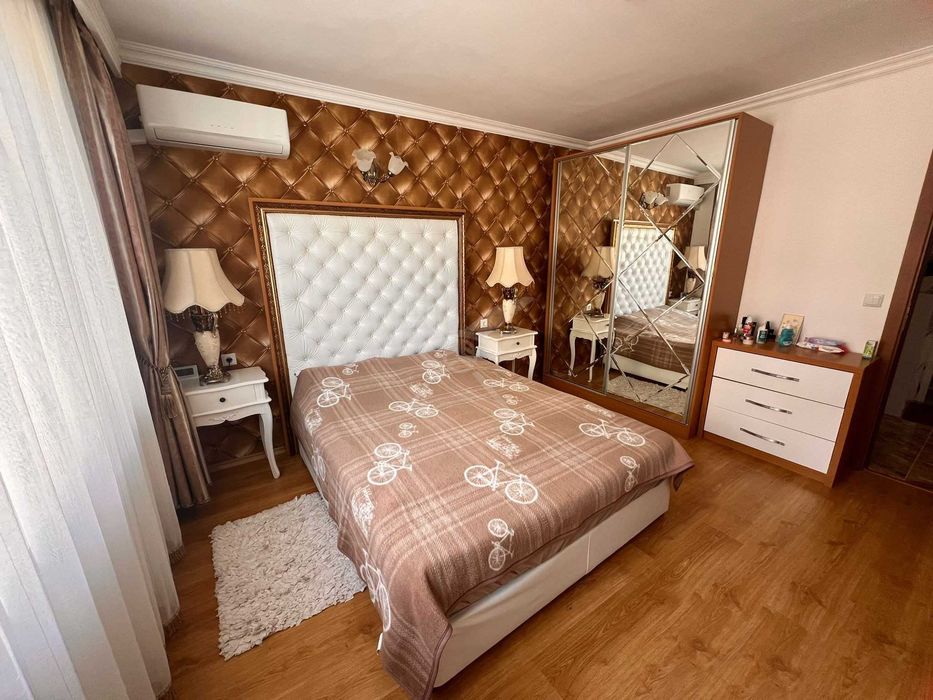 Продава се Тристаен апартамент в к.к. Слънчев бряг - 100 кв.м за 1750 €/кв.м - Снимка #2