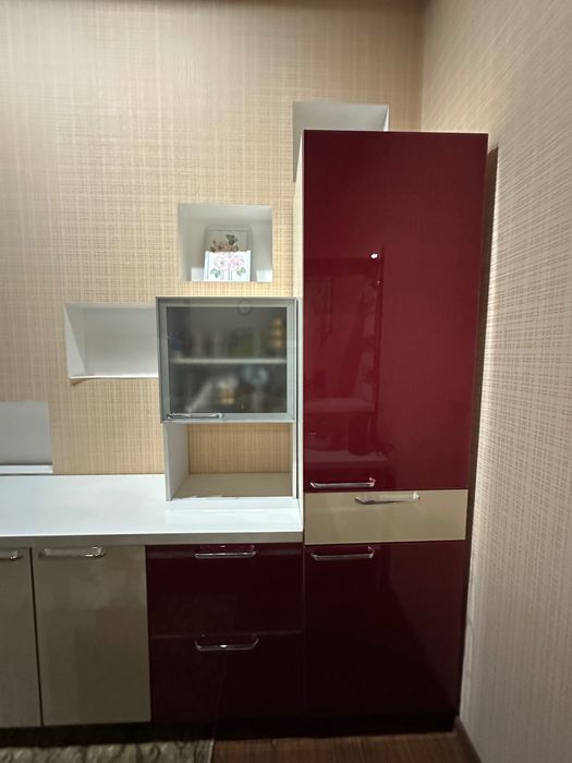 Кухонный гарнитур с барной стойкой