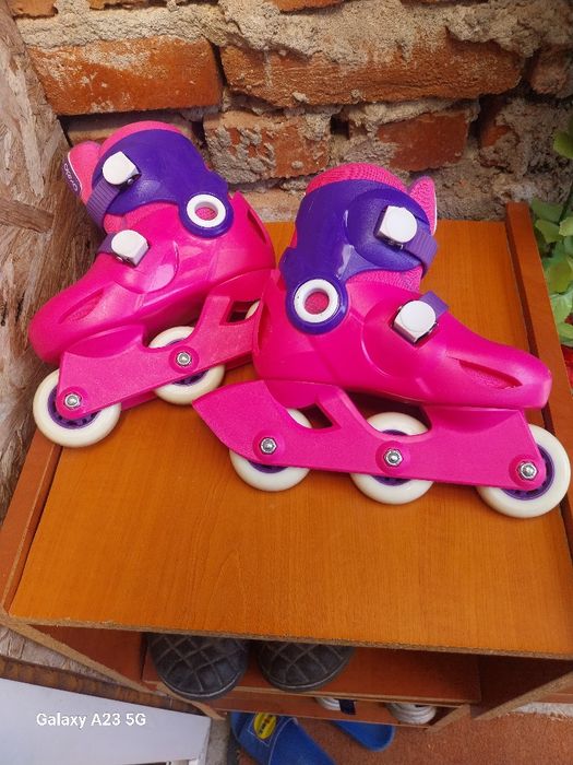 Vând role de fetite