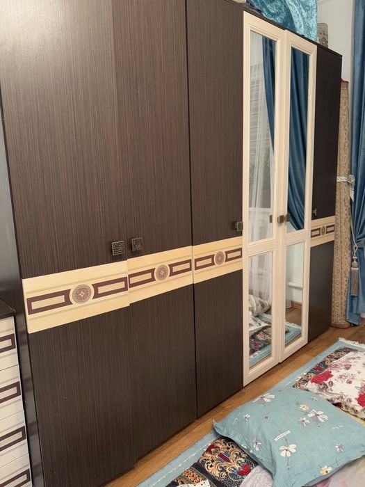 Шифонер комодымен бірге