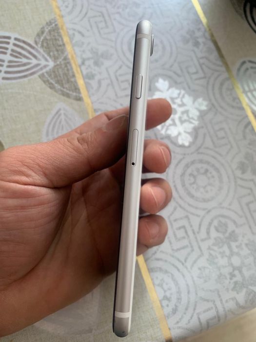 Продам айфон SE в идеале