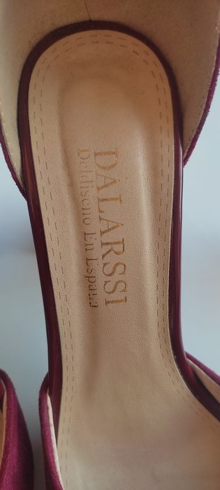 Бордовые босоножки