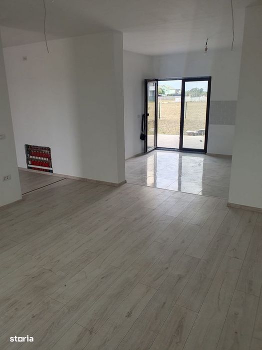 Casa Individuala | 4 camere 3 dormitoare 2 Bai | Asfalt | Remetea-Mar