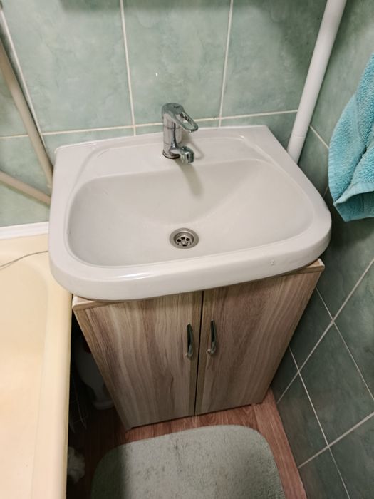Продам раковину с тумбочкой