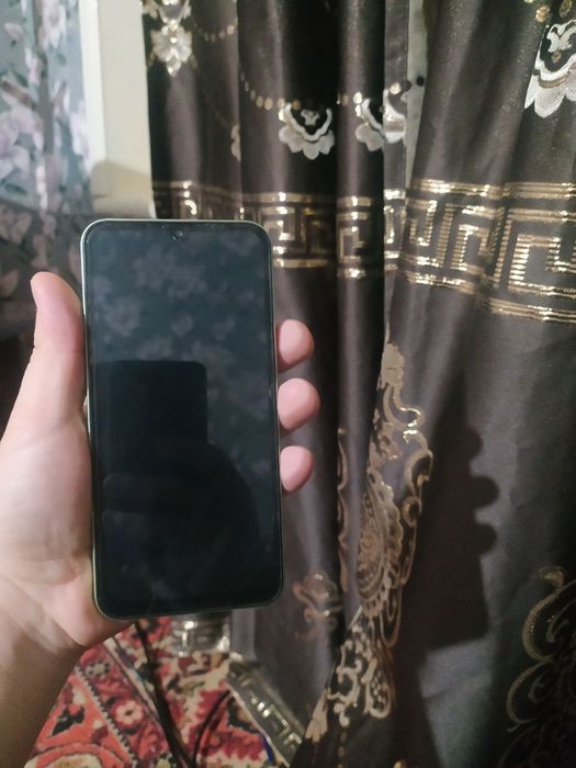 Samsung a24 6/128tali bir qol ishlatilgan xolati alo Karopka dakument