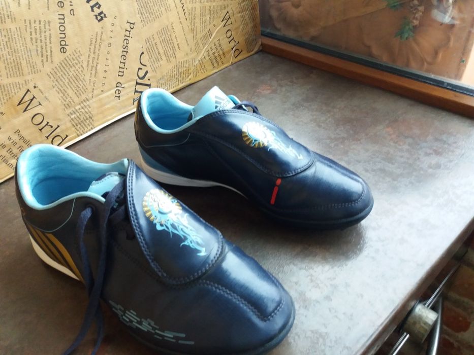 футболни стоножки,маратонки,кецове,спортни обувкиAdidas,адидас,38,5