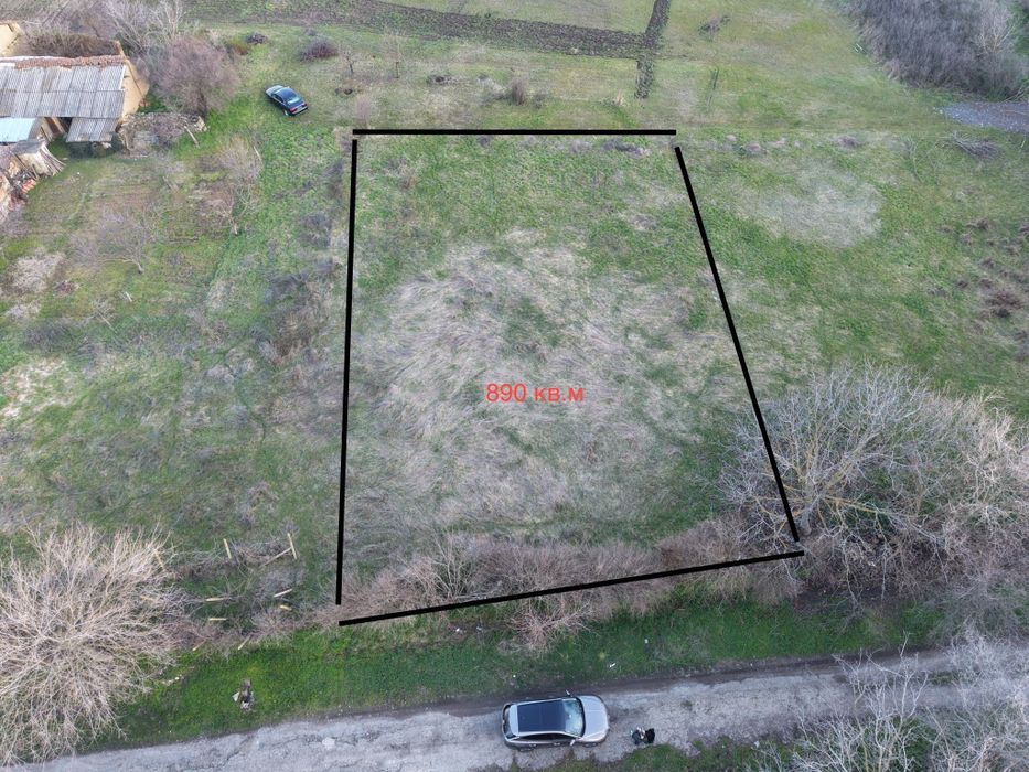 Празно дворно място