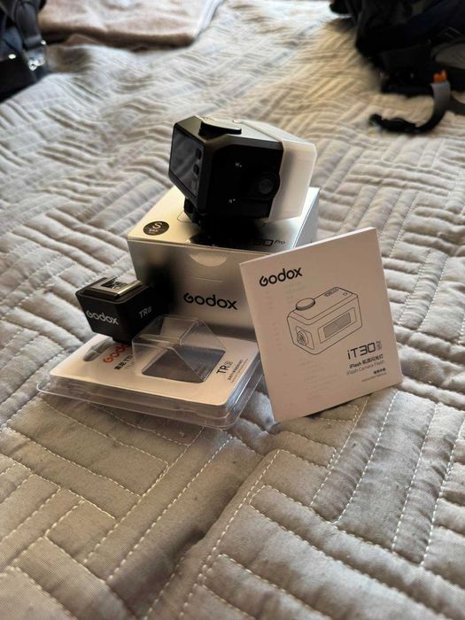 Светкавица Godox iT30 PRO за Sony (S) + накланящ се TTL адаптер.