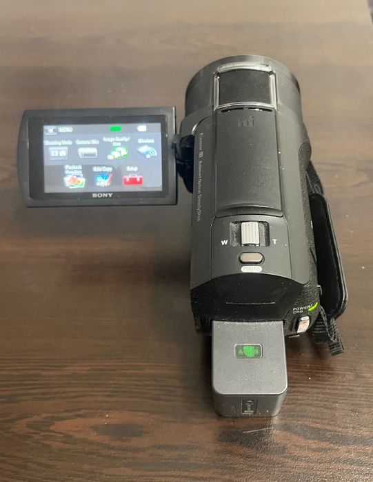 Продавам Цифрова видеокамера Sony FDR-AX43A