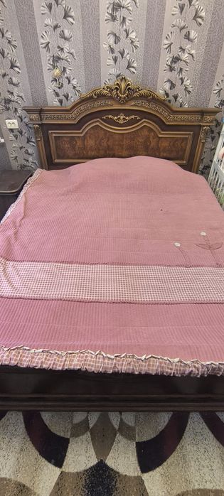 Мебел сотилади уйдан