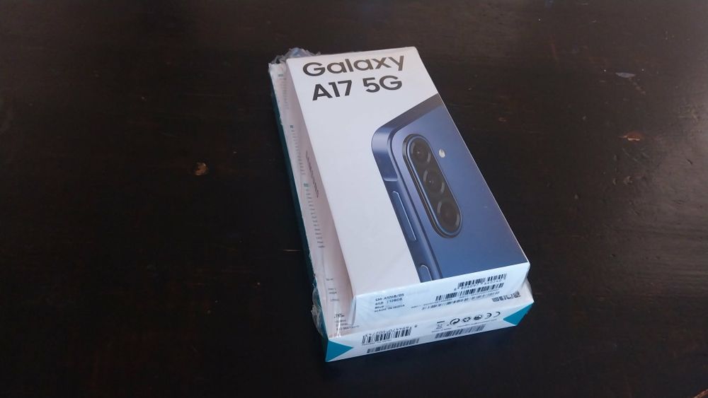 Мобилен телефон Samsung А 17