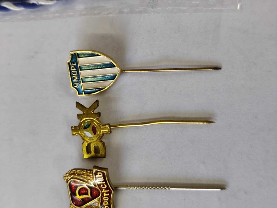 Лот футболни значки